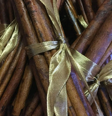 Gift Boxed Sweet Cinnamon Thick Quills Bundle 600g & Refresher Oil 30ml (unusually large size, limited stock)